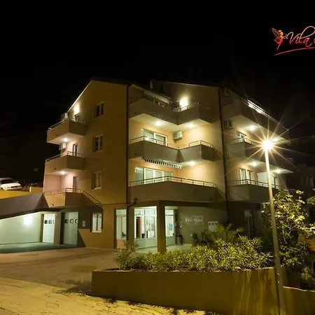 Vila Adrijana & Fitness Studio Wolf Bv * Baska Voda