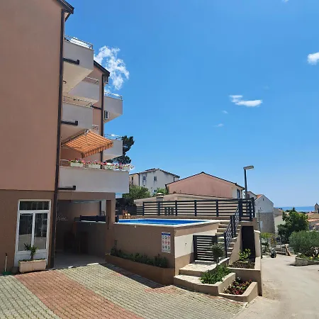 Vila Adrijana & Fitness Studio Wolf Bv * Baska Voda