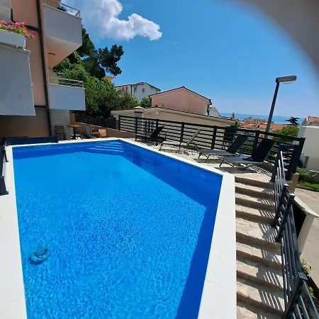 Vila Adrijana & Fitness Studio Wolf Bv Aparthotel *