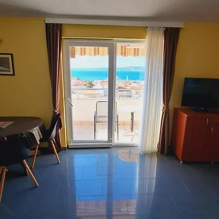 Vila Adrijana & Fitness Studio Wolf Bv Aparthotel Baska Voda