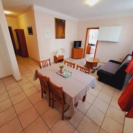 Aparthotel Vila Adrijana & Fitness Studio Wolf Bv Baska Voda
