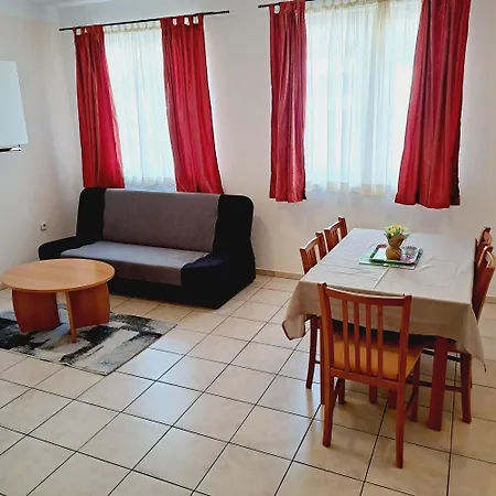 Aparthotel Vila Adrijana & Fitness Studio Wolf Bv
