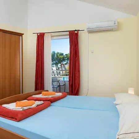Aparthotel Vila Adrijana & Fitness Studio Wolf Bv *