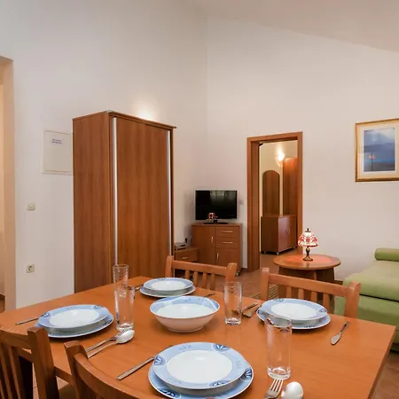 Aparthotel Vila Adrijana & Fitness Studio Wolf Bv Baska Voda