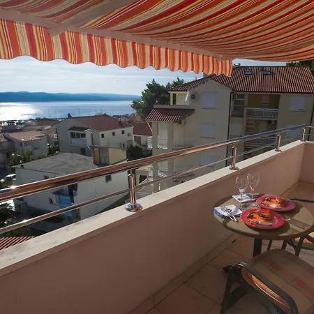 Vila Adrijana & Fitness Studio Wolf Bv Aparthotel Baska Voda