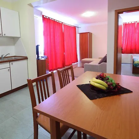 Vila Adrijana & Fitness Studio Wolf Bv * Baska Voda