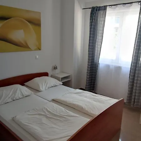Aparthotel Vila Adrijana & Fitness Studio Wolf Bv *